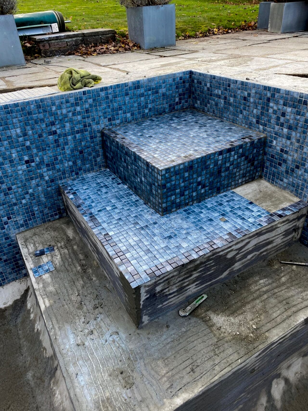 The UKSP Team constructed a modern step system within the pool