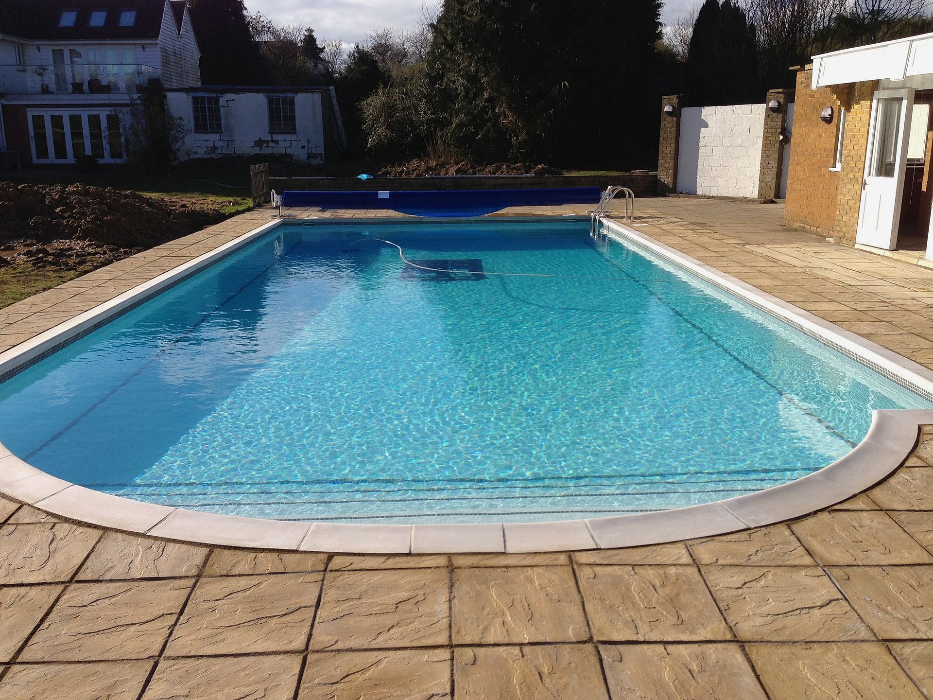 Complete overhaul of this concrete swimming pool
