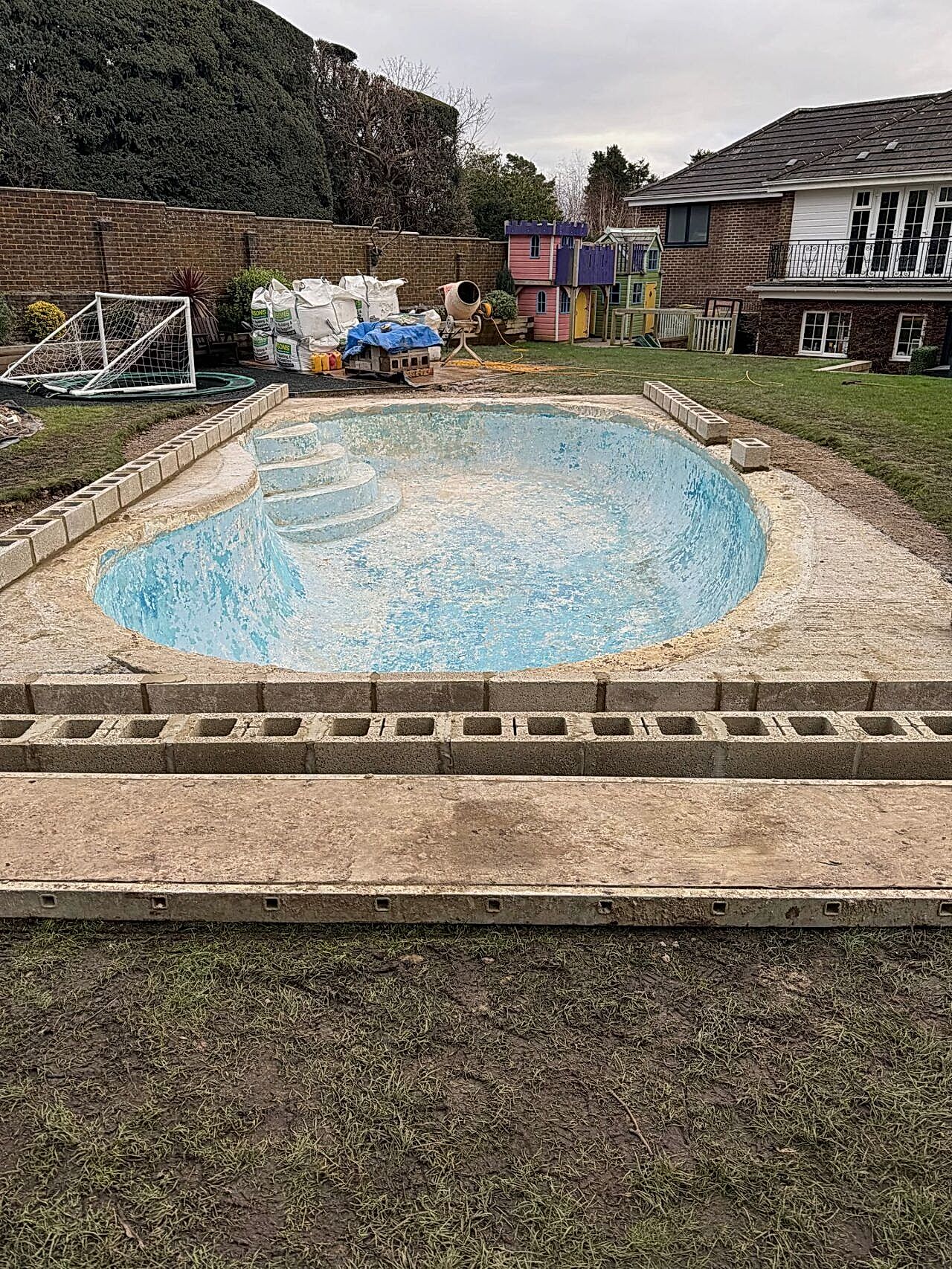 The new swimming pool shape is getting ready