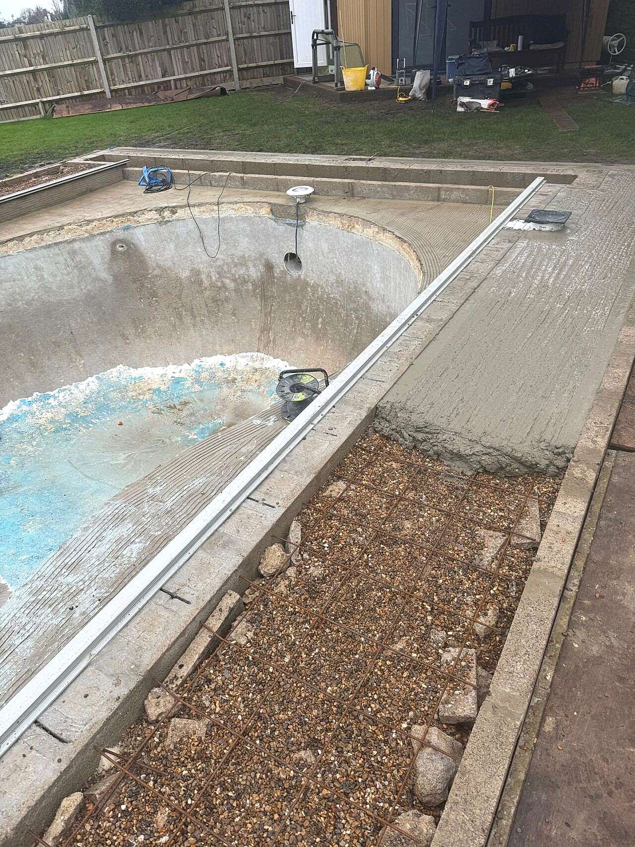 The new strengthened edges are filled up and the project is ready for the next step