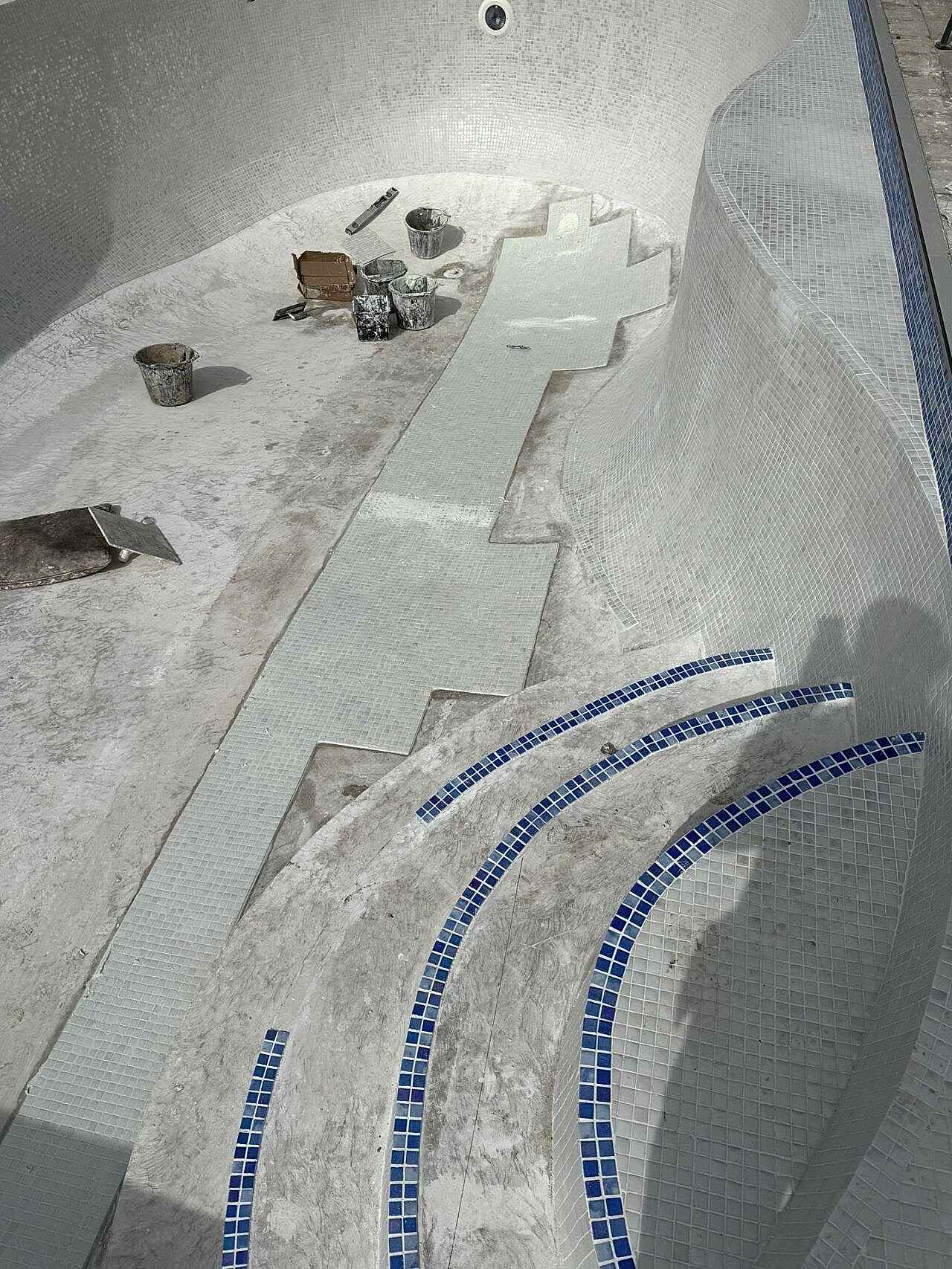 The steps before the installation of the Ibiza 23.5mm iridescent glass mosaics