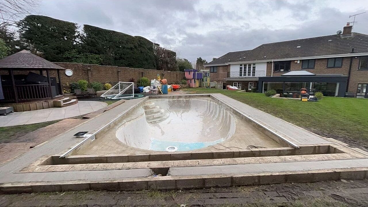 wide angle view of the refurbishment. The new edge for the pool is getting ready